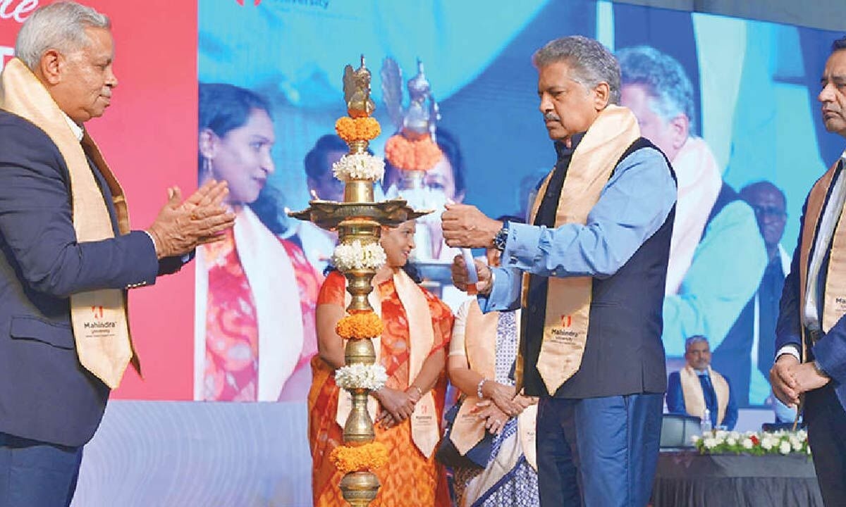 Mahindra University commends 956 Graduates at Fourth Convocation
