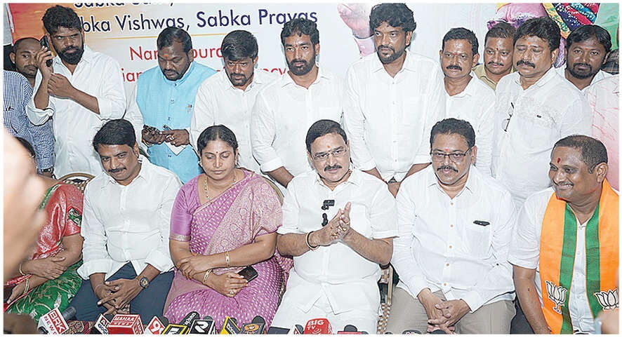 Union Minister Varma celebrates birthday