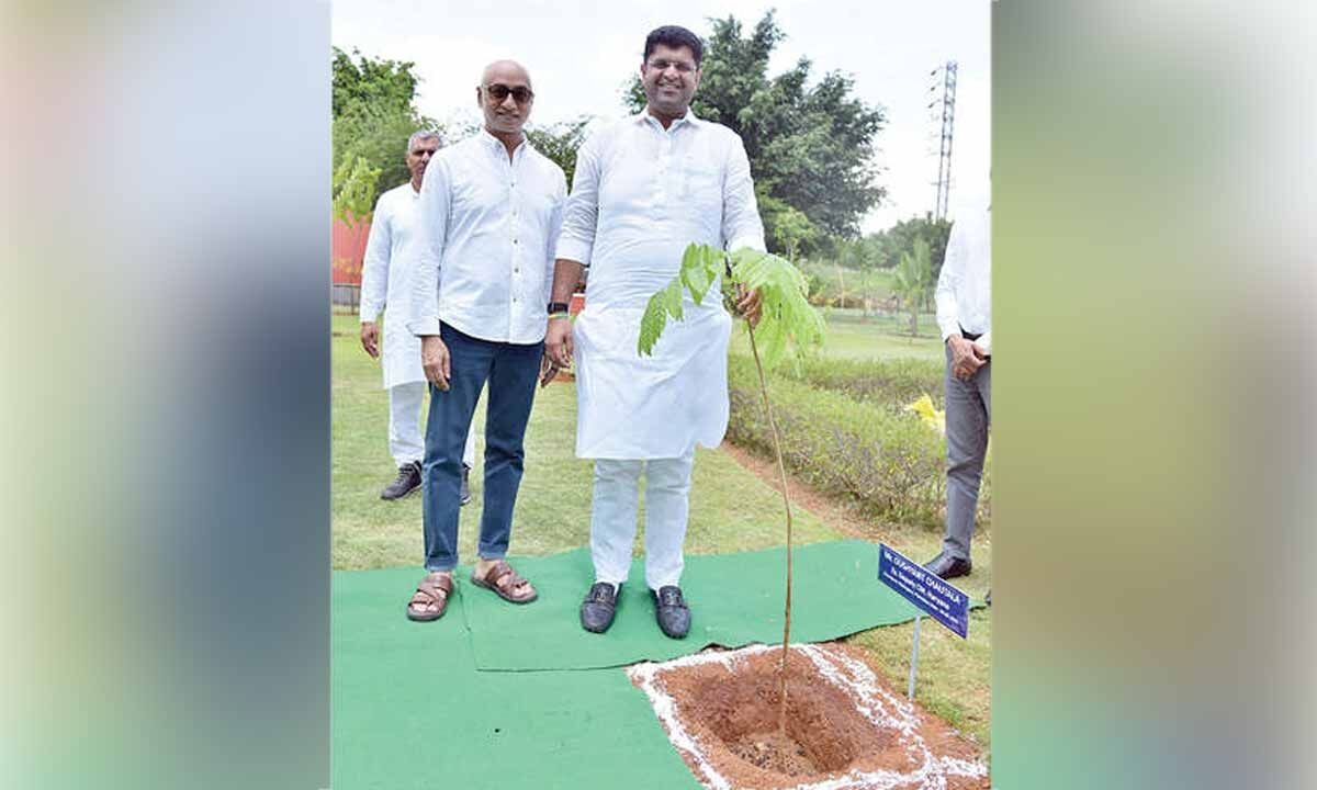 Former Haryana Dy CM visits Amara Raja Industries