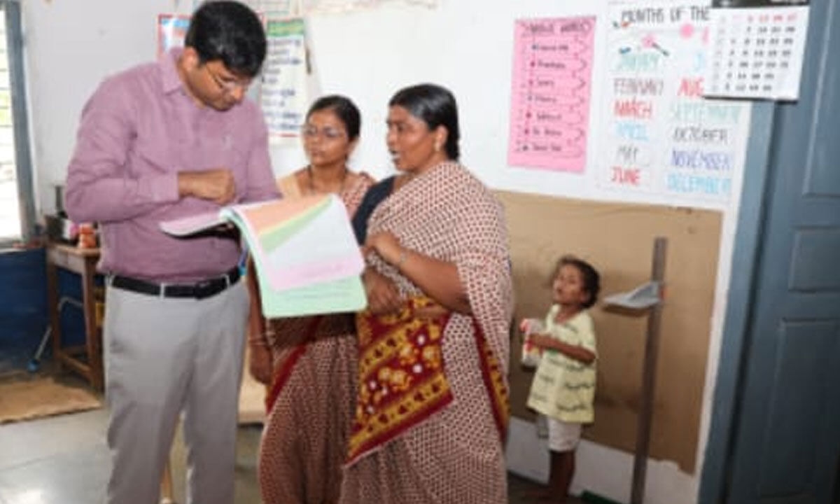 Collector Conducts Surprise Visit to Anganwadi Center, Emphasizes Timely Nutrition and Child Welfare