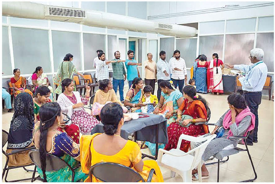 Expectant fathers take pledge to support breastfeeding