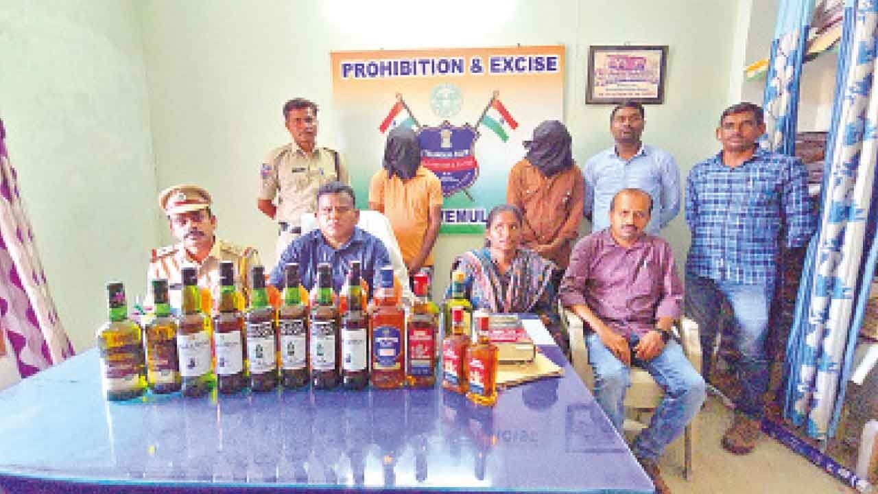 Excise sleuths bust illicit liquor bottling racket