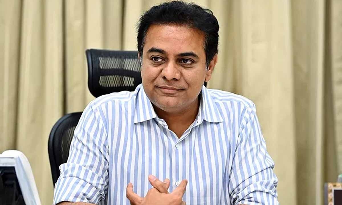 KTR wishes on National Handloom Day, Praises Telangana Weavers