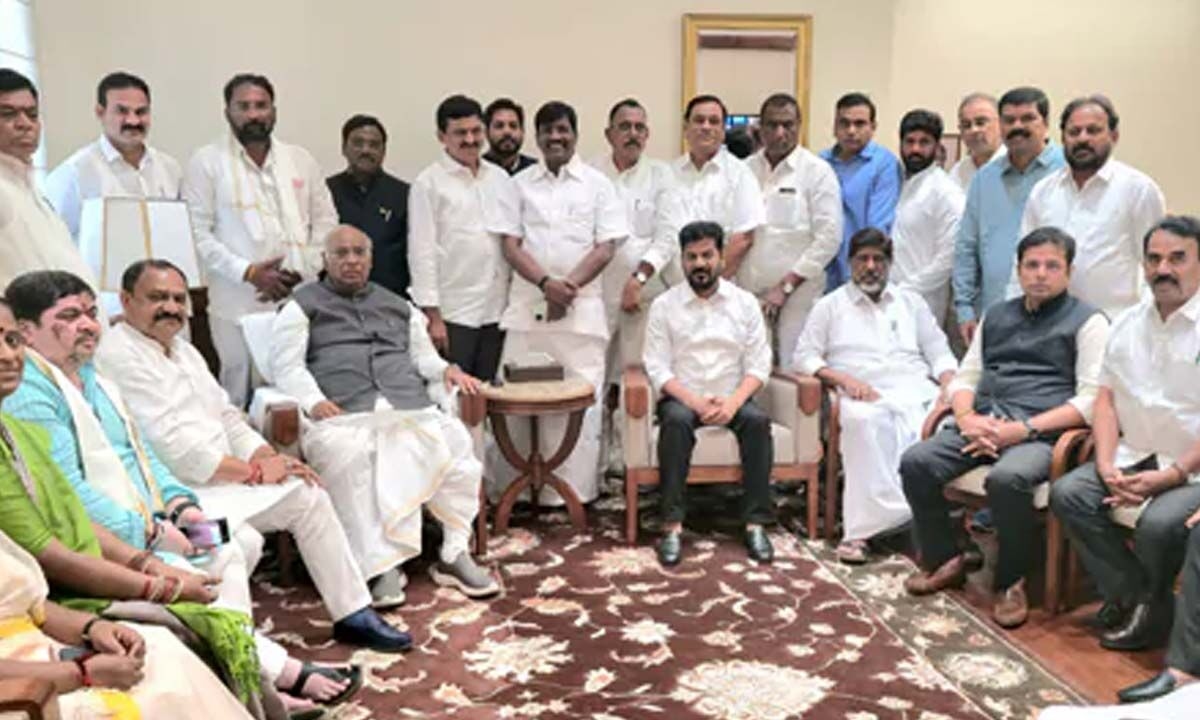 CM Revanth Reddy meets Kharge, urges to raise BC reservation issue in Parliament