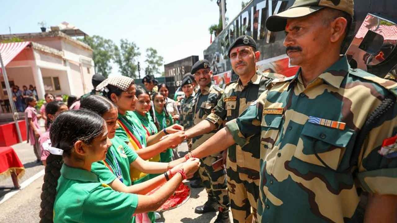 Girl students making 10K rakhis for jawans guarding borders