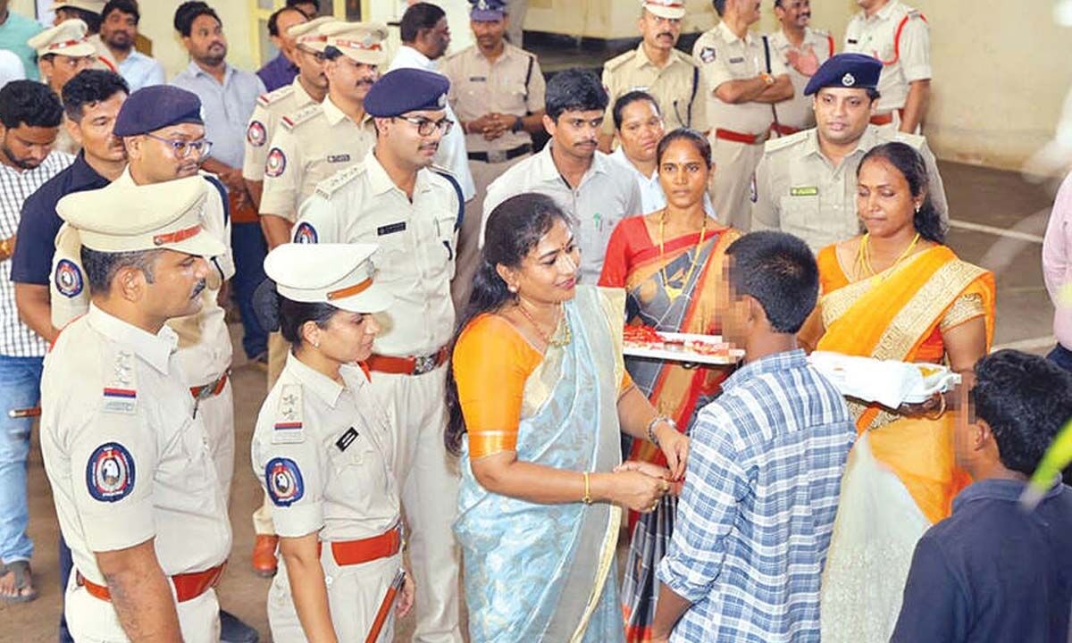 Home Minister exhorts youth to make wise choices