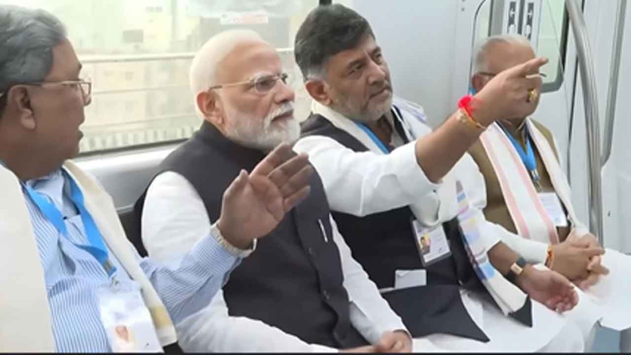 CM Siddaramaiah, Dy CM Shivakumar share pleasant moments with PM Modi during B'luru visit