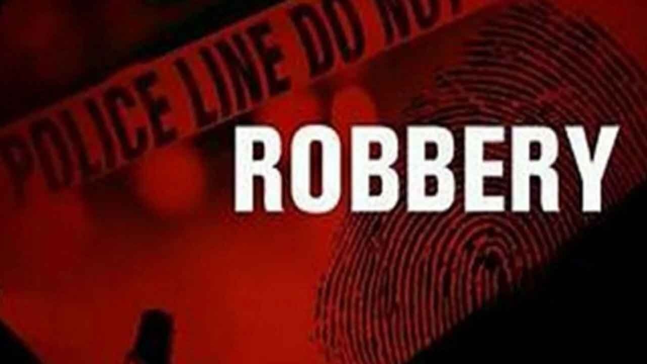 MP: Broad daylight robbery at Jabalpur's bank; probe underway