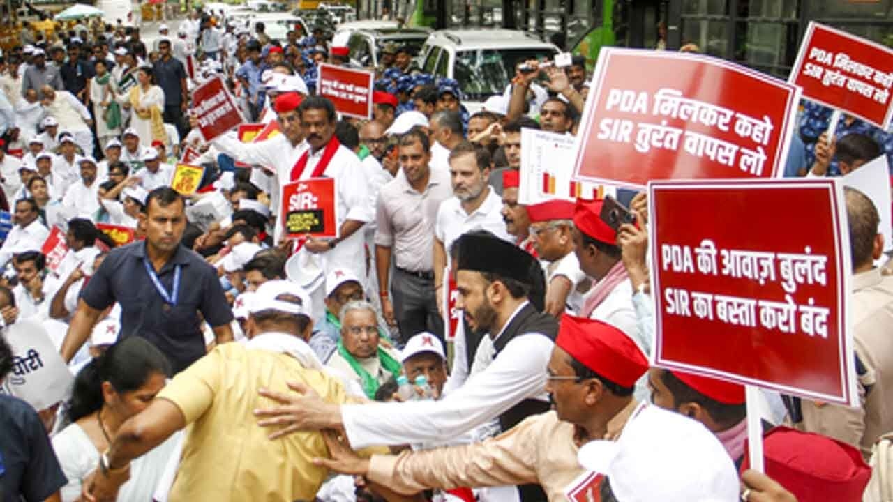 ECI dismisses agitating Opposition leaders' allegations on voter list as ‘incorrect'