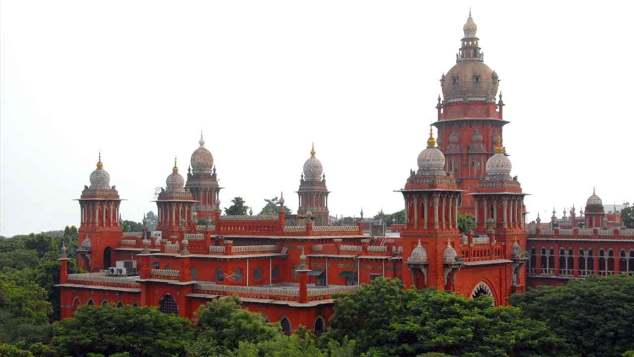 Madras HC to hear today plea against Chennai corporation's private sanitation contract