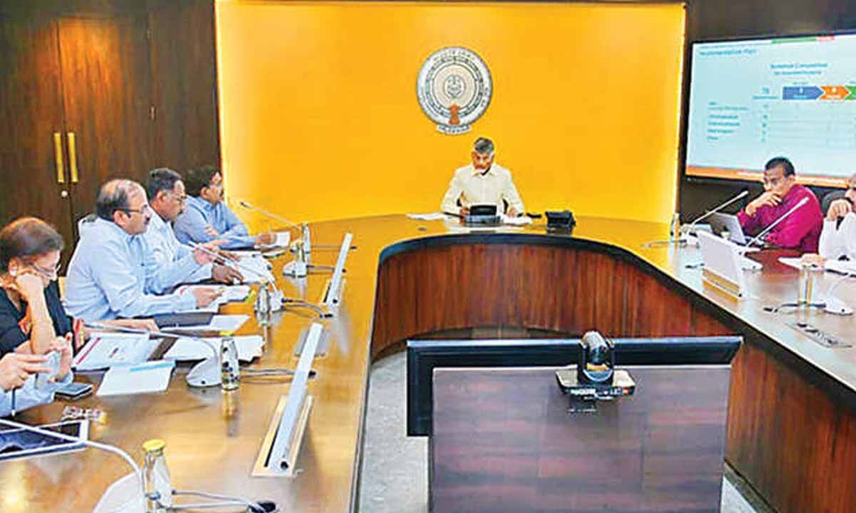 Naidu pushes for early completion of Amaravati works