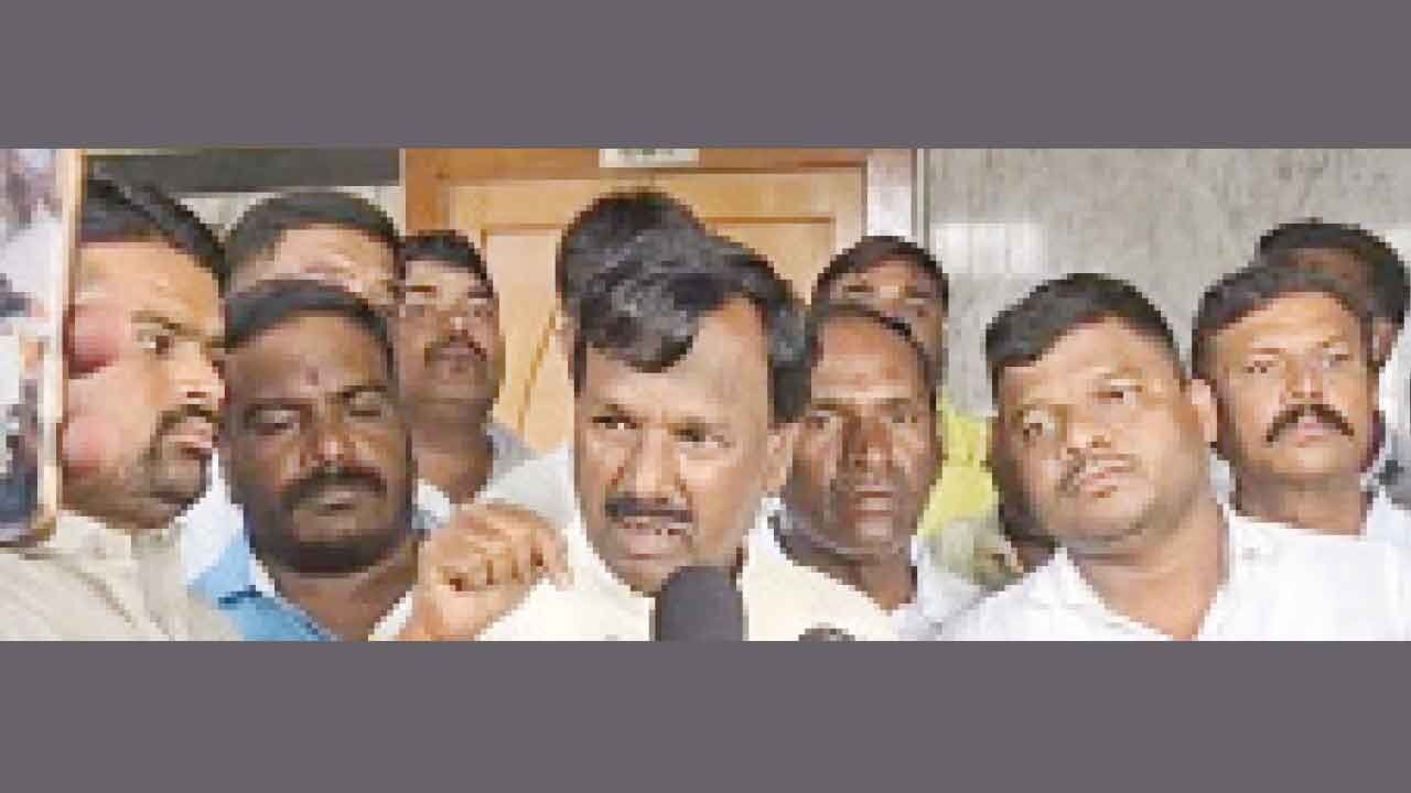 Clear stand on internal reservation by Aug 16: BJP