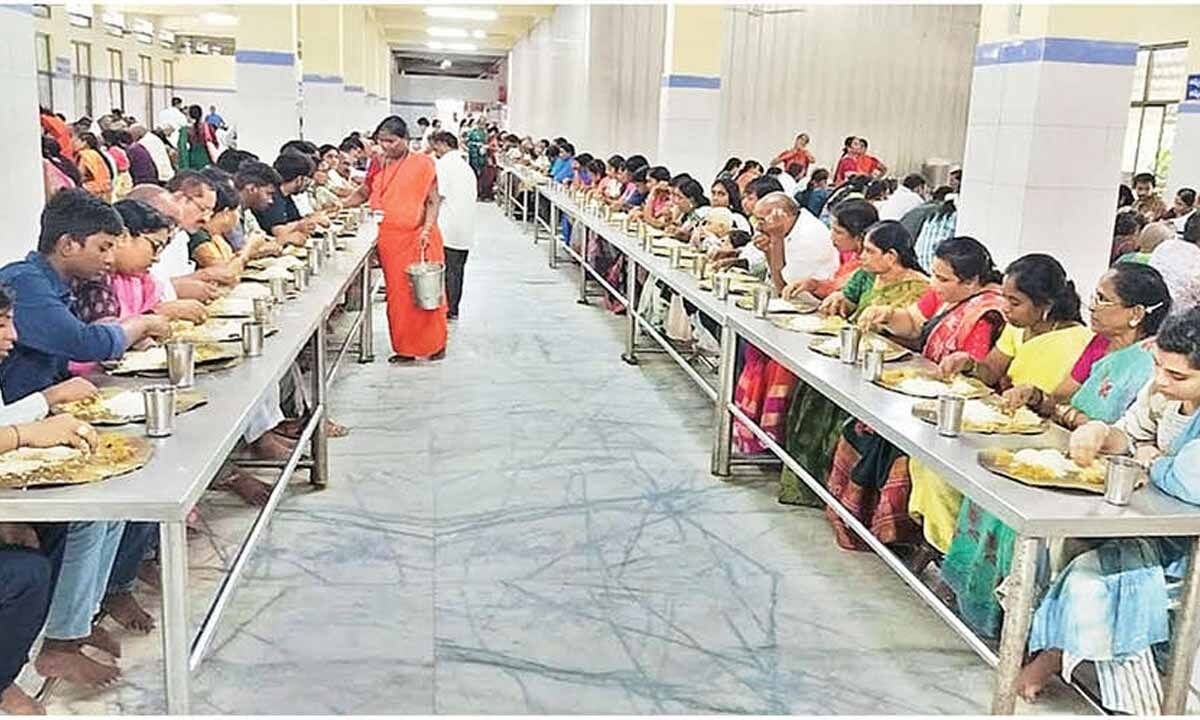 Consistent efforts to serve quality meals strike a chord with scores of devotees