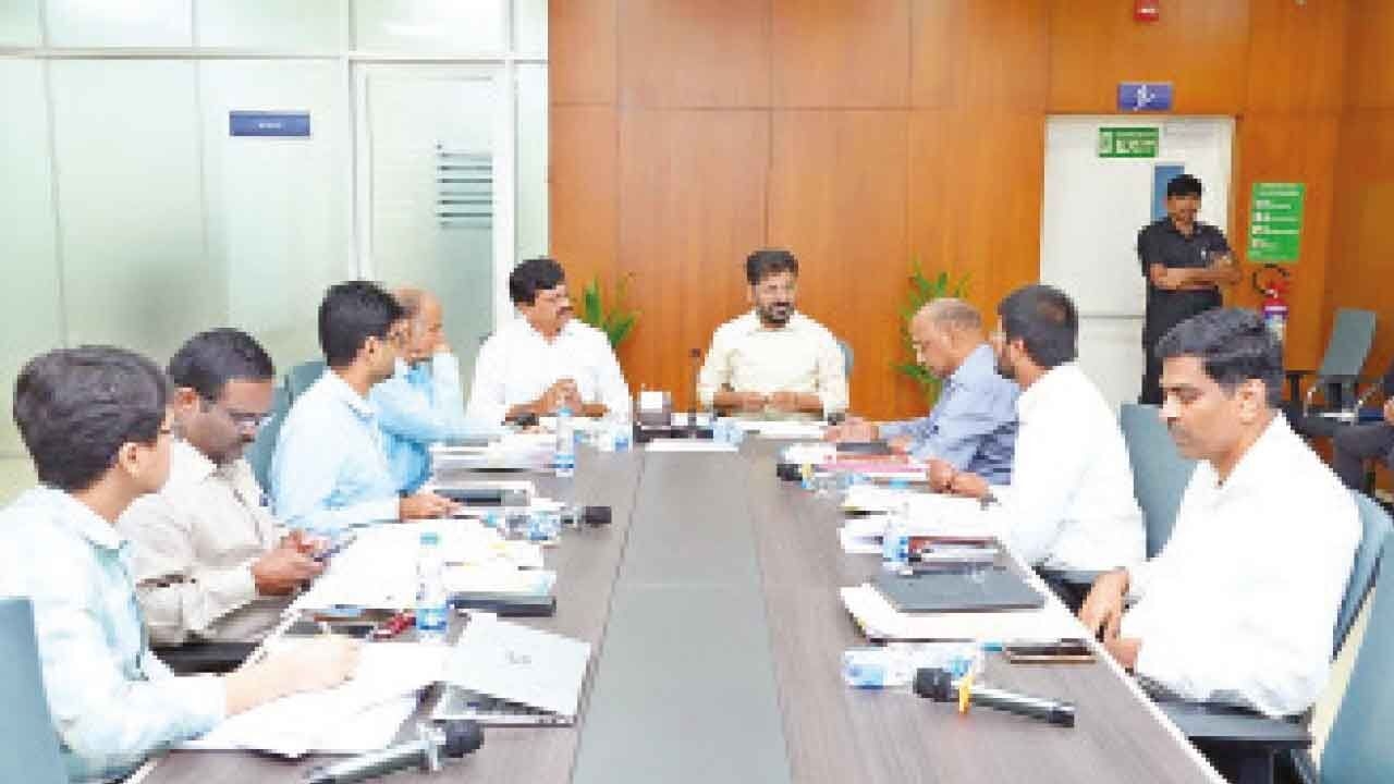CM prods babus to prepare plans for allocation of Bhudhar number