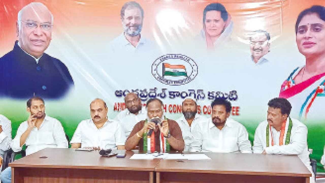 Back Rahul who is fighting EC over BJP vote theft, Jagga Reddy tells people
