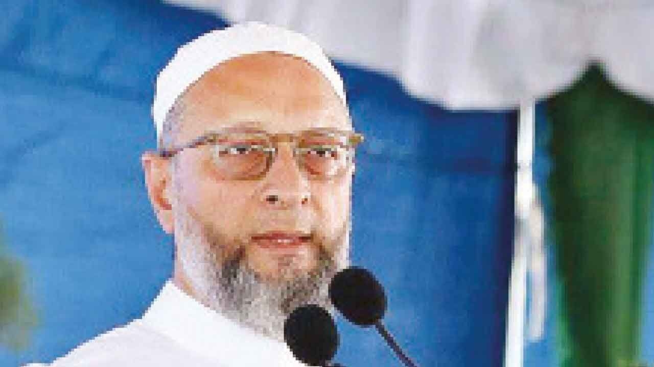 Asad Owaisi criticises meat ban on I-Day