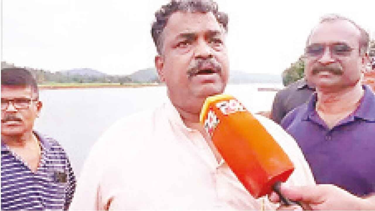 ED raids Cong MLA, others in illegal iron ore export case