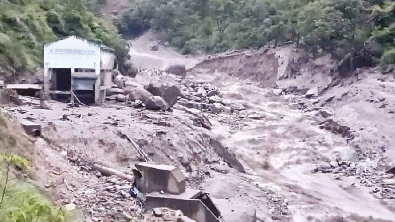 328 roads closed as rains continue in HP
