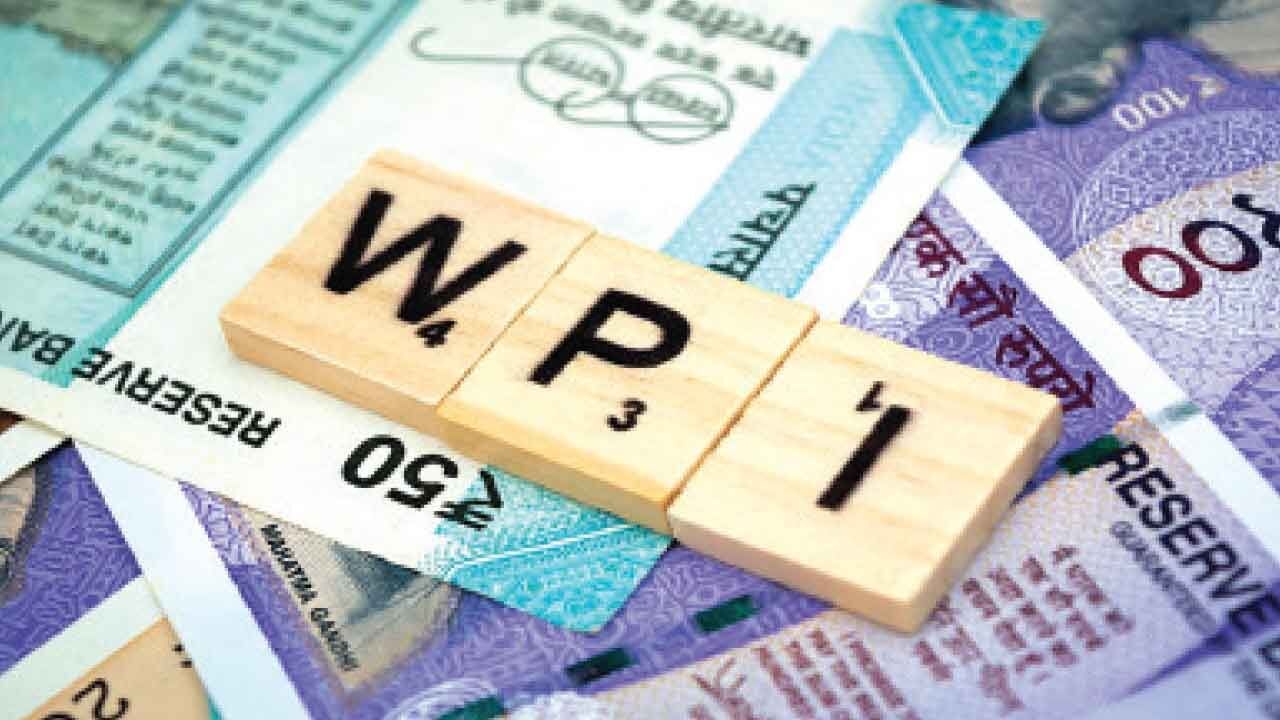 WPI inflation hovering in negative zone