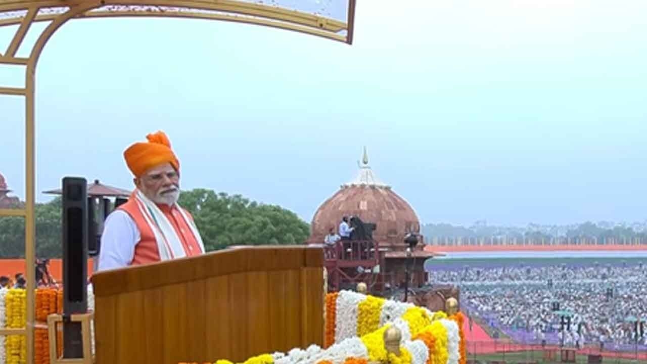 PM Modi urges political leaders, influencers to focus on self-reliance, vocal for local