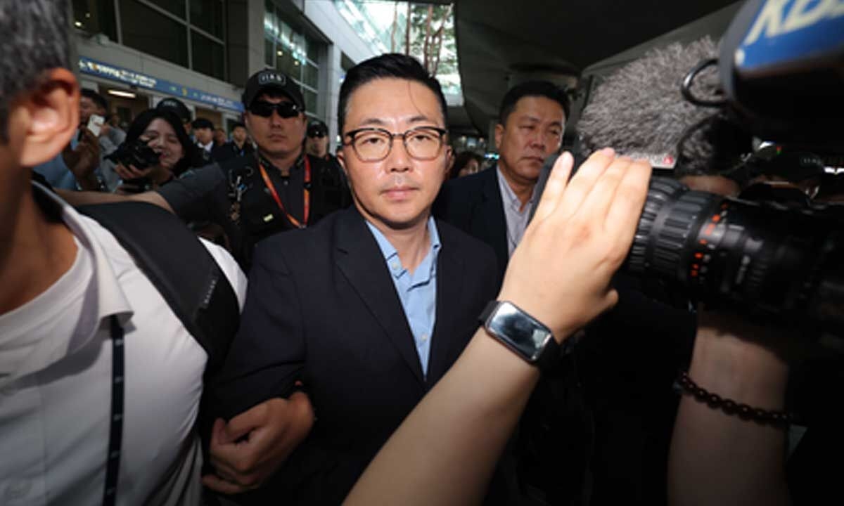 South Korea: Ex-first lady's 'butler' attends arrest warrant hearing over embezzlement