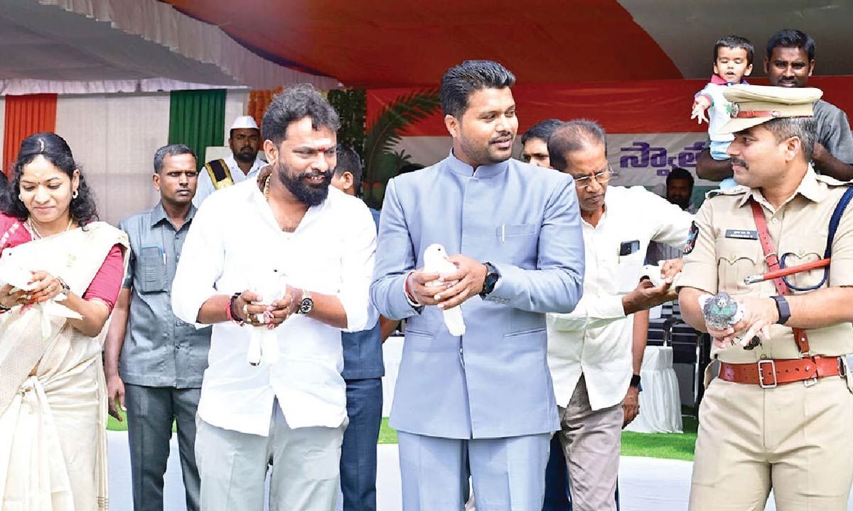 ‘Naya Bharat' theme marks I-Day celebrations
