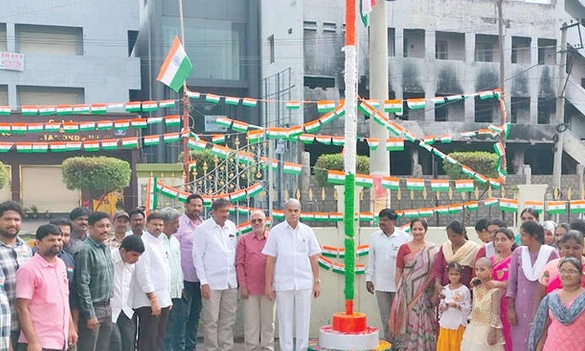 KDCC Bank pays tributes to freedom fighters