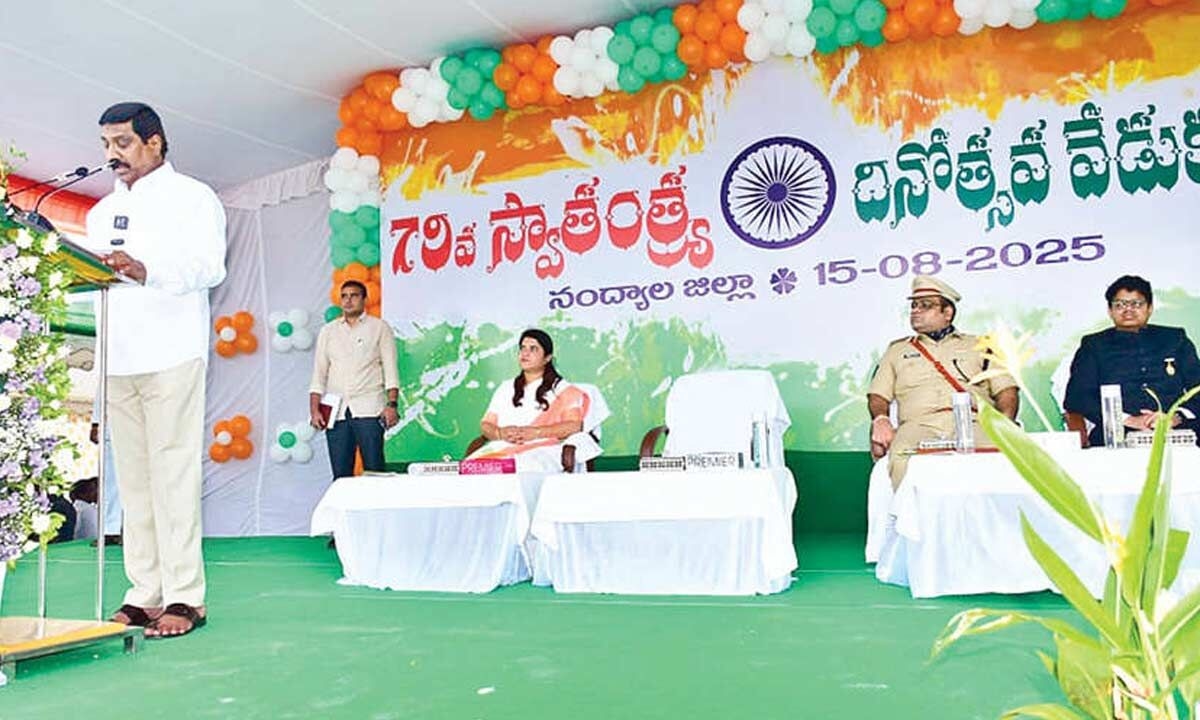 Janardhan launches Stree Shakthi free bus scheme
