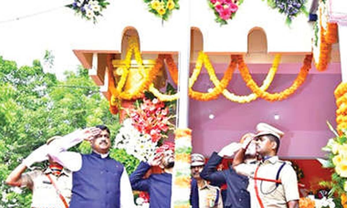 Efforts on to create ‘Golden Anantapur': Payyavula Keshav