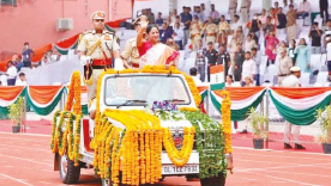 CM pledges to rejuvenate Yamuna, build world-class infra