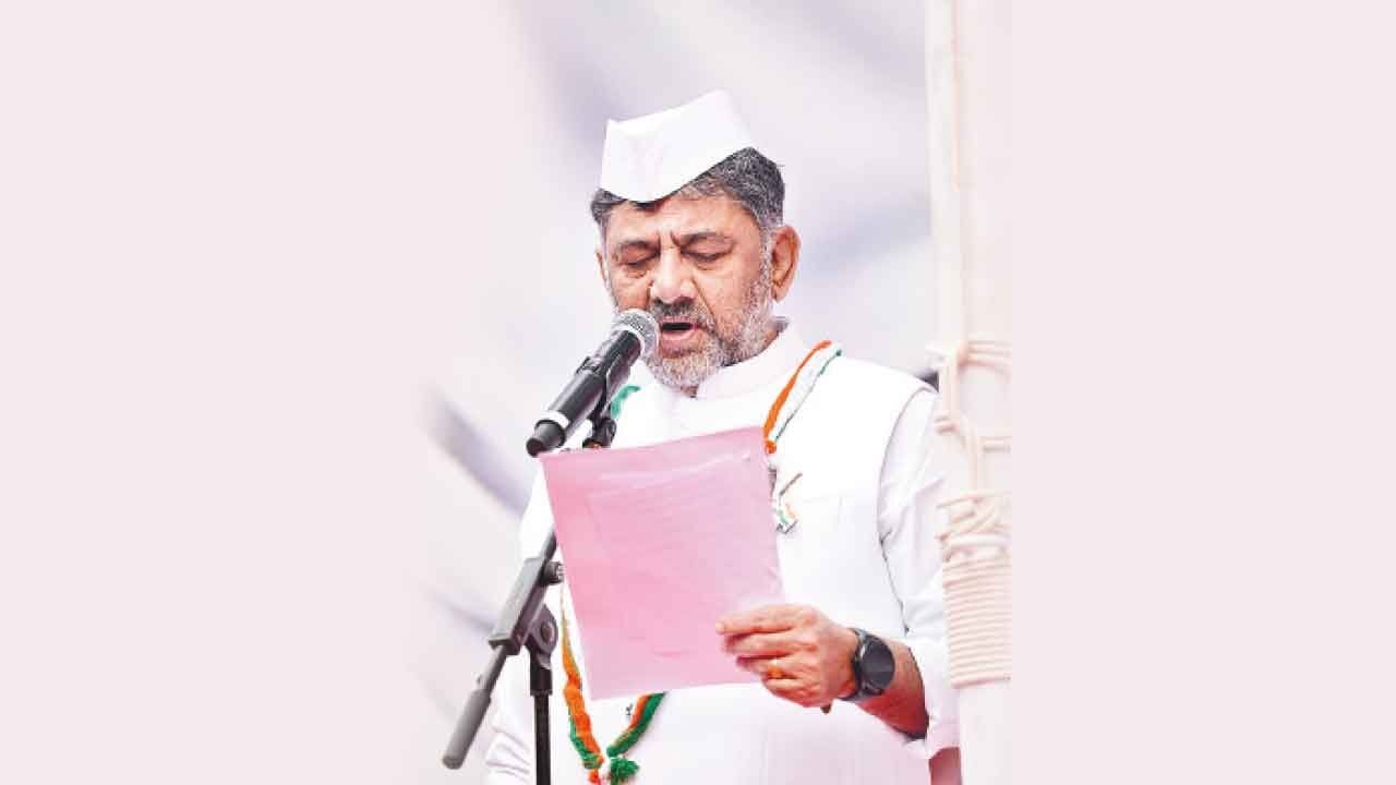 Shivakumar calls for five vows on 79th Independence Day