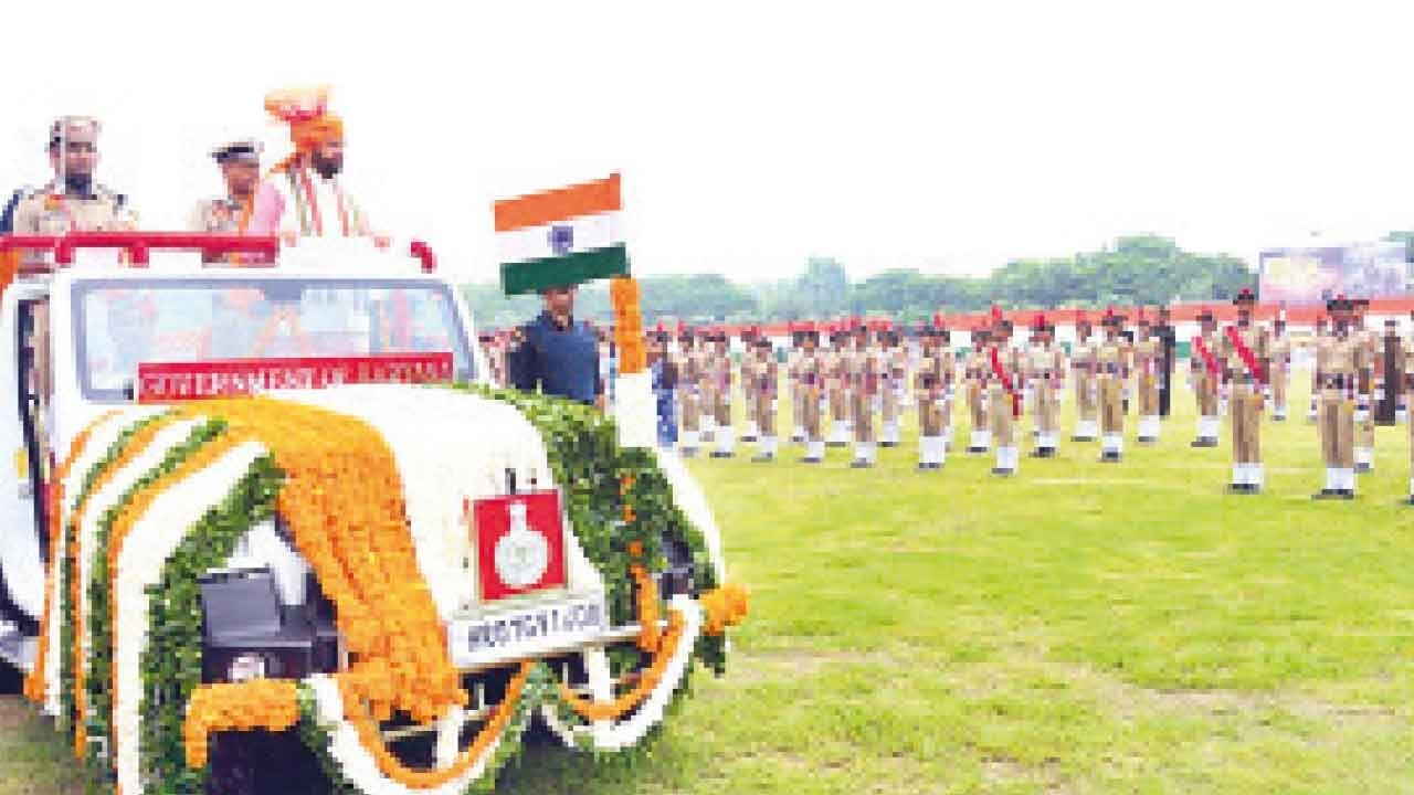 CM Hoists National Flag: Haryana to play key role in Viksit Bharat sankalp says Saini