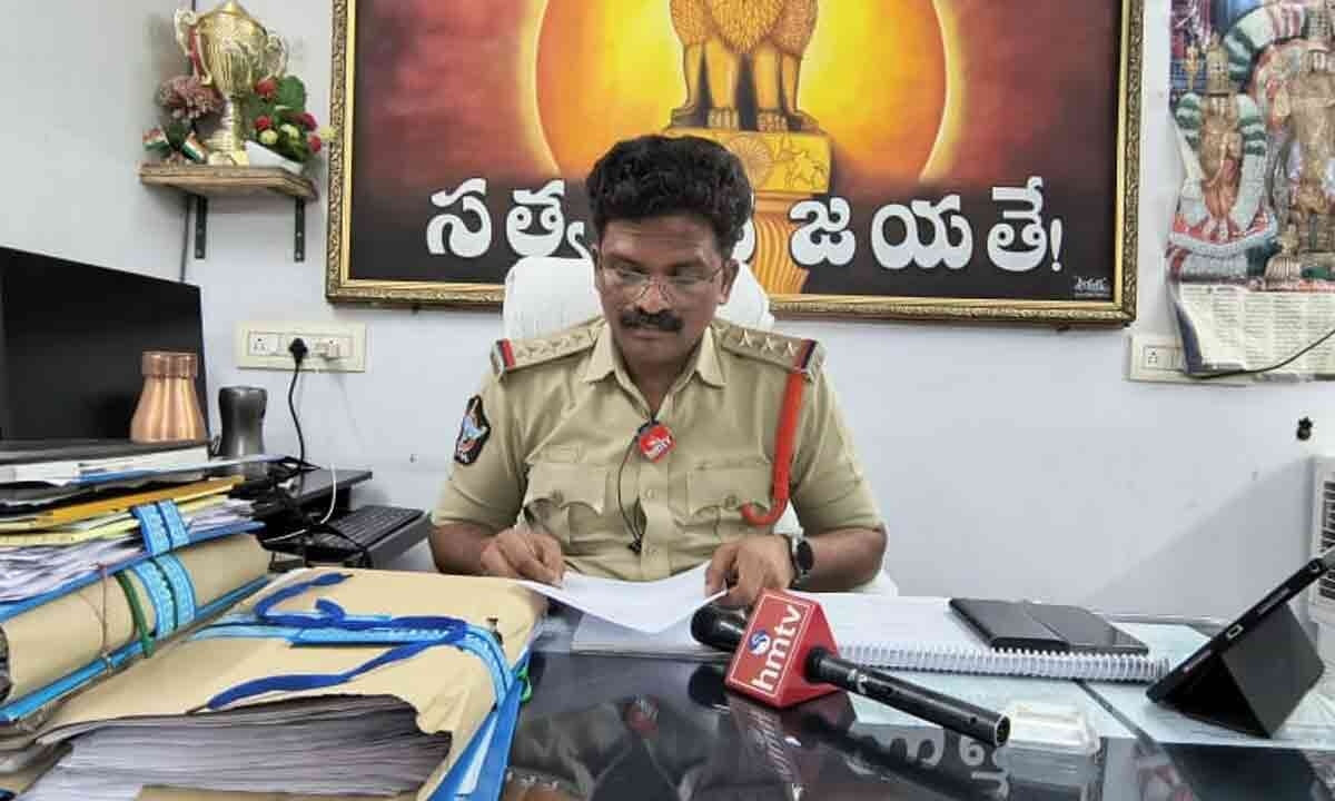 Farmers fall victim to cyber fraud through APK files: CI Jayanna issues warning