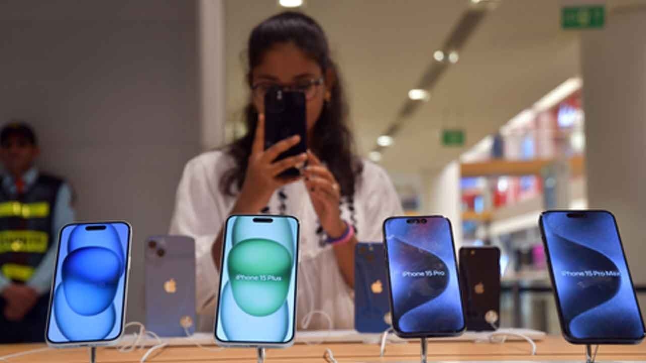 Apple ramps up India output as Foxconn begins iPhone 17 production at Bengaluru plant
