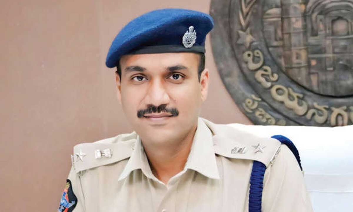 Police crackdown on gambling, cockfights