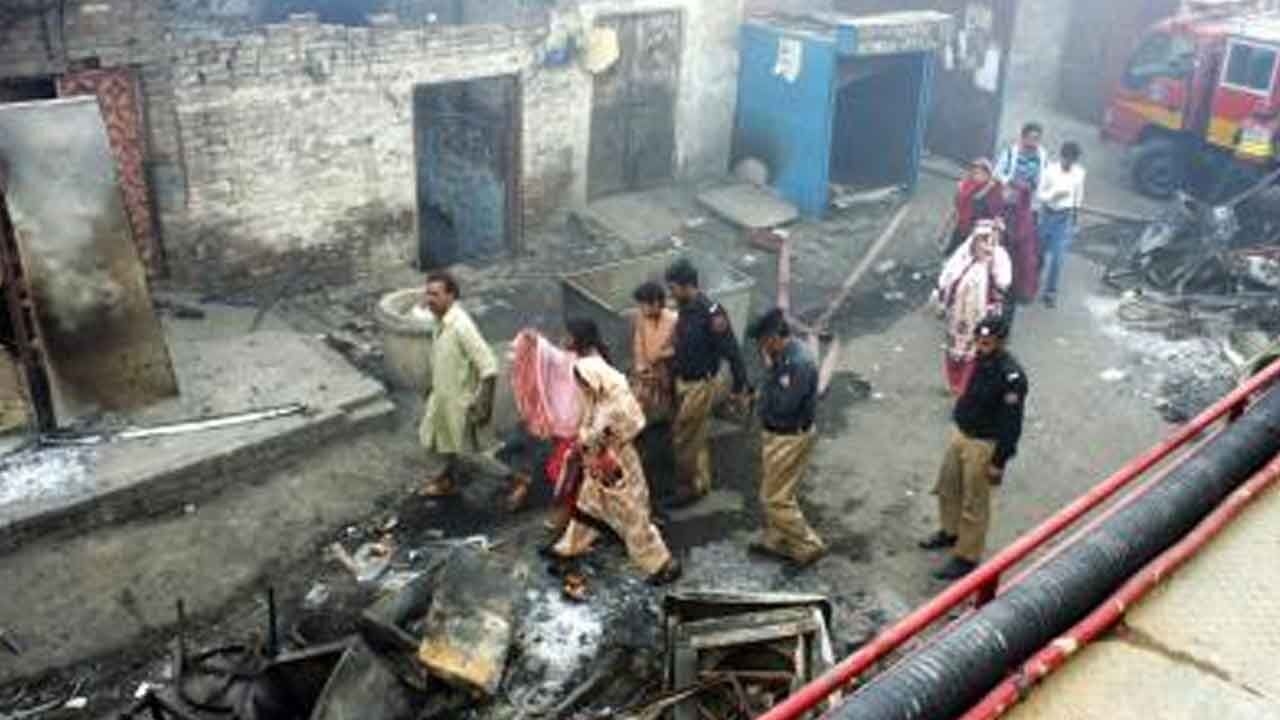 Pakistan: Radical Islamists set ablaze two Ahmadiyya places of worship
