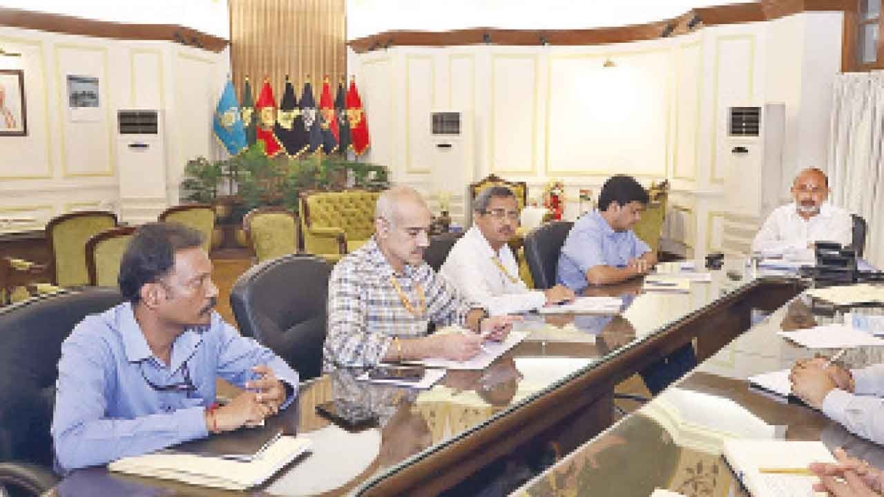 Bandi Sanjay reviews CIS' plan to rein in cybercrimes