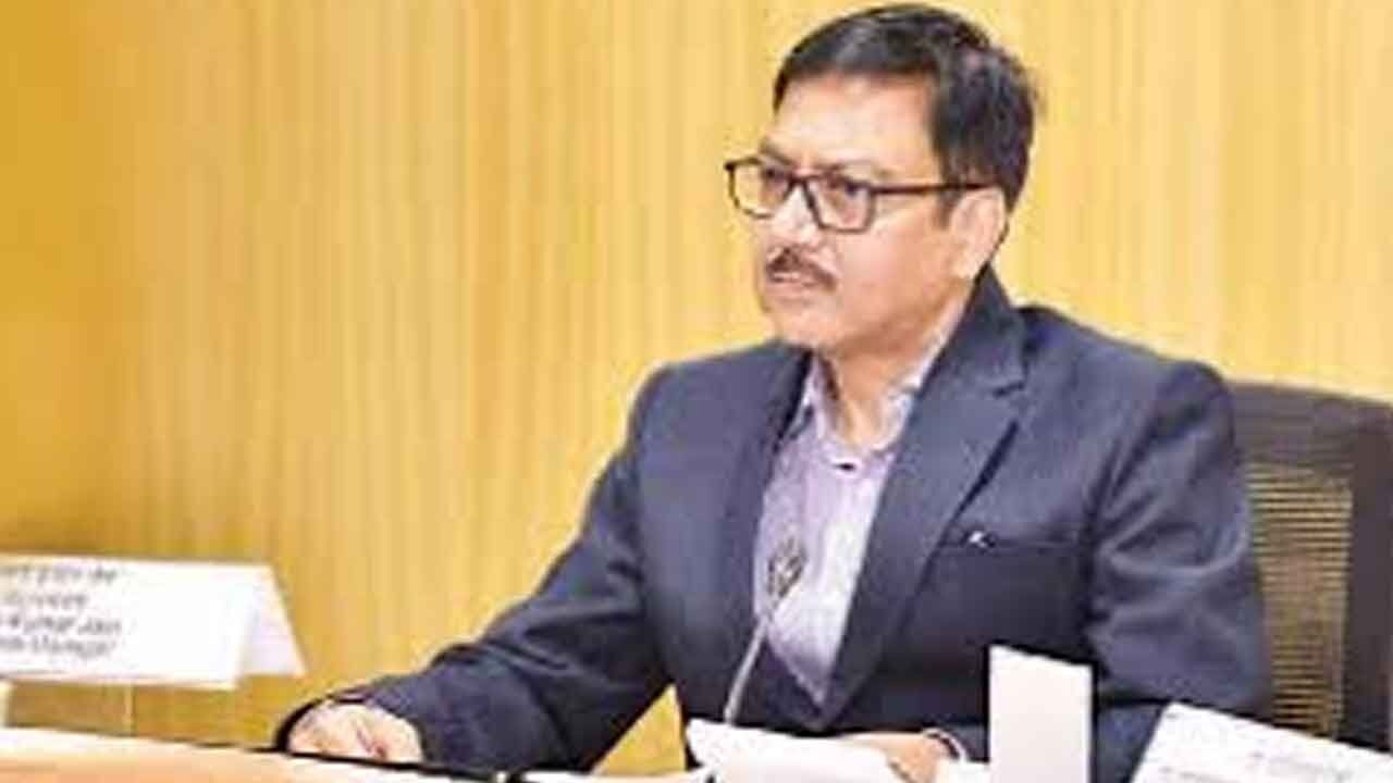 SCR General Manager reviews train safety measures