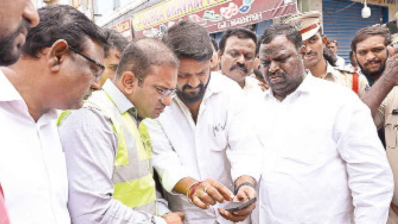 Gokul Nagar residents blow a fuse over TGSPDCL laxity