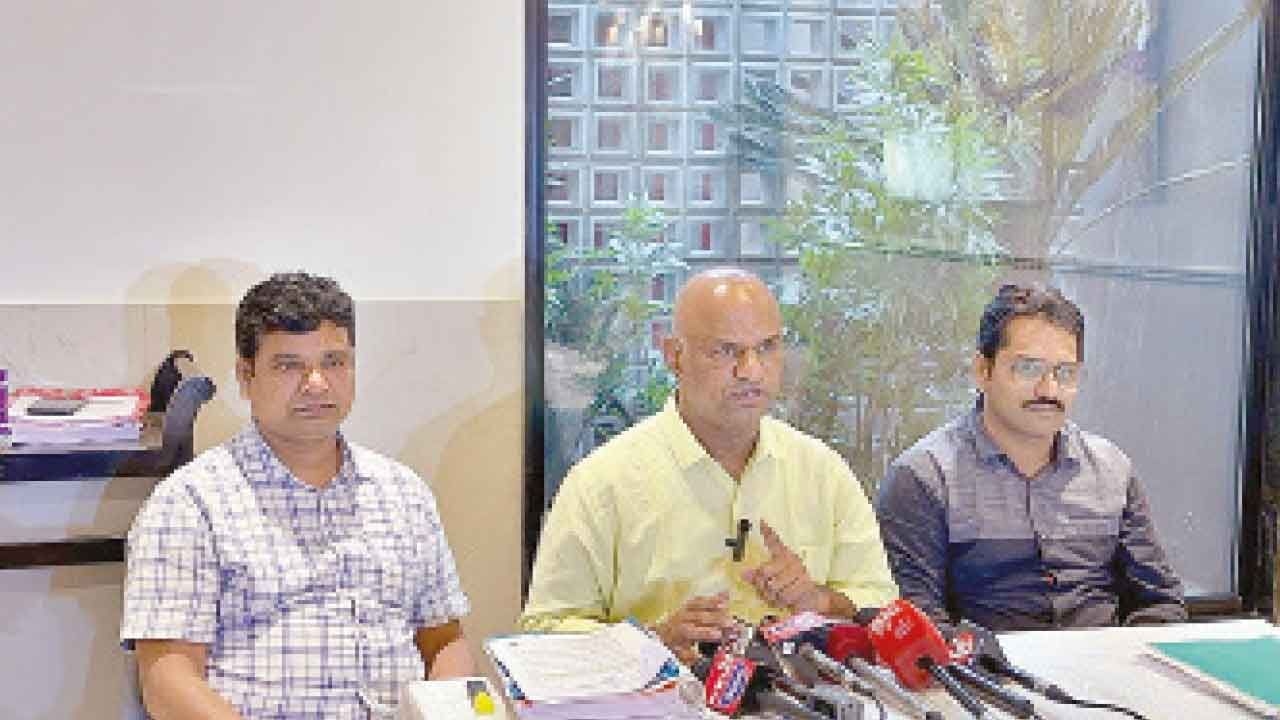 TCA sees key role of KTR, Kavitha in HCA misdeeds