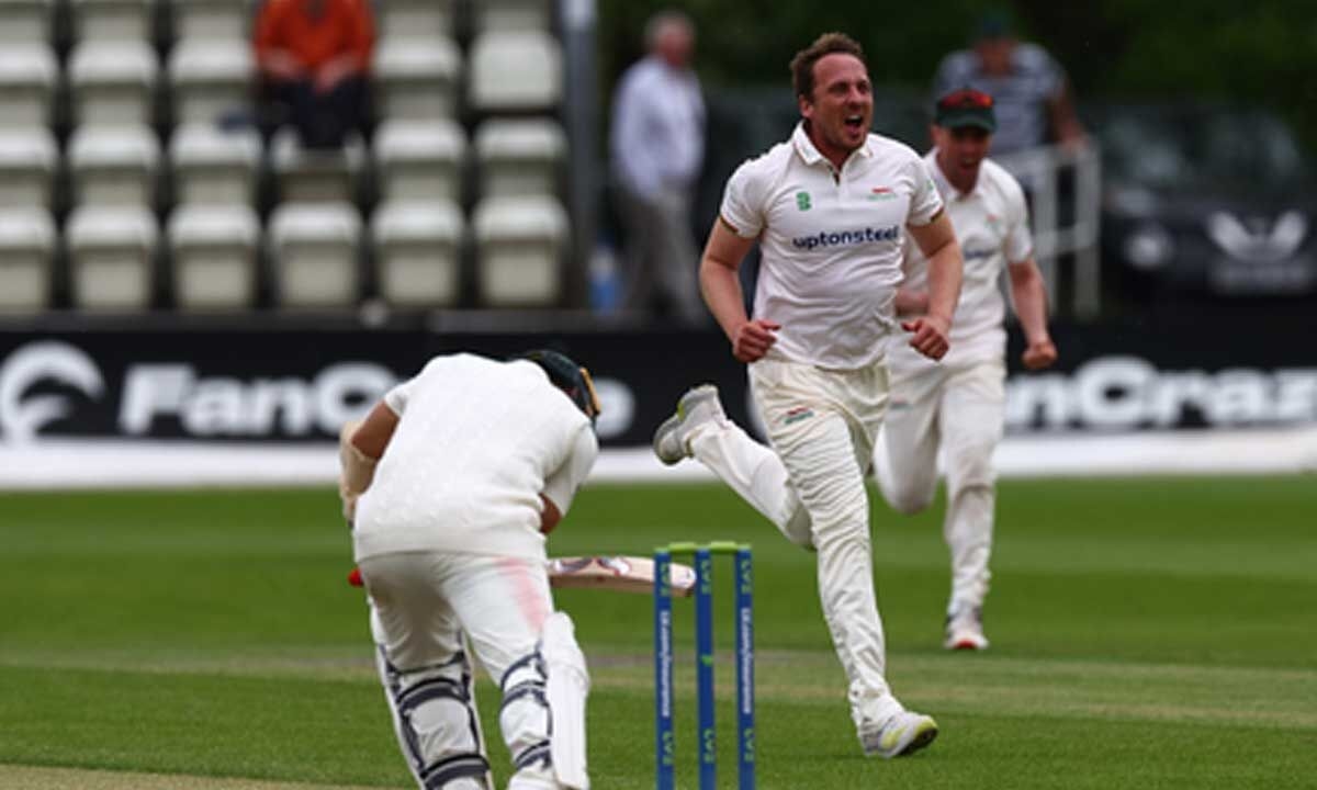 Leicestershire rope in Josh Davey and Jonny Tattersall on three-year deals