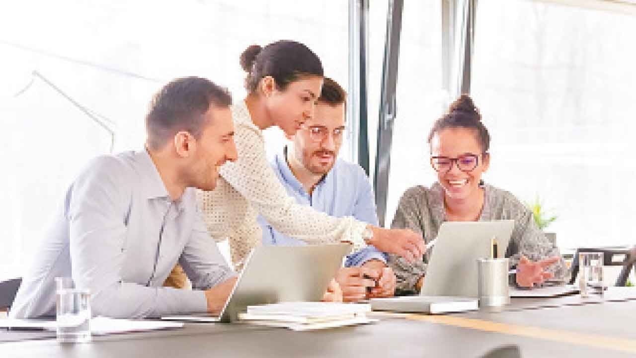 Nearly 43 pc workers confident about adopting AI tools fast