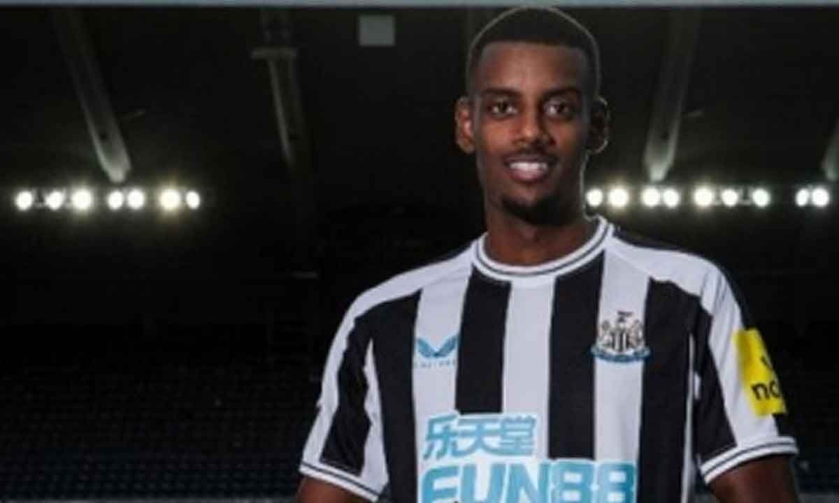 ‘I didn't see this in him, ' says Shearer on Isak transfer saga after player claims club spreading lies about him