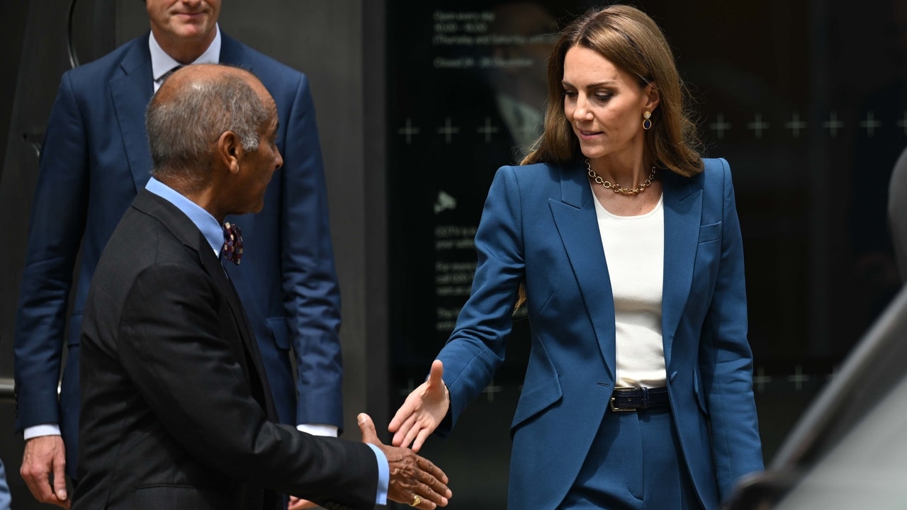Even Kate Middleton Can't Resist a Chunky Chain Necklace