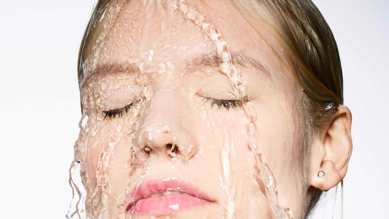 Glycerin Is The Super Hydrator Dermatologists Swear By