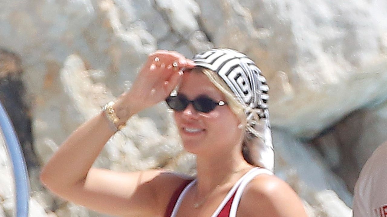 Sofia Richie Grainge's Holiday Wardrobe Centers Some Key Summer Accessories