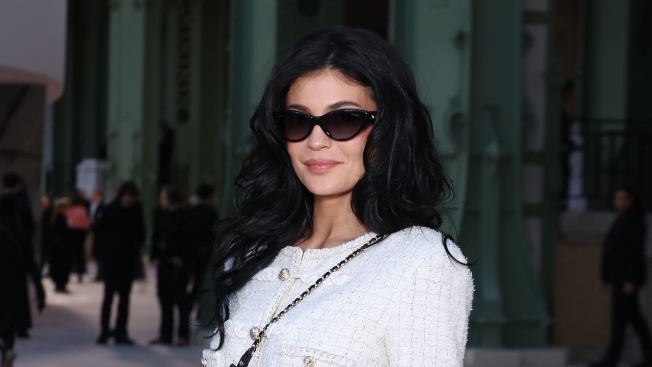 Kylie Jenner Wears a 'Deep '90s French' Manicure