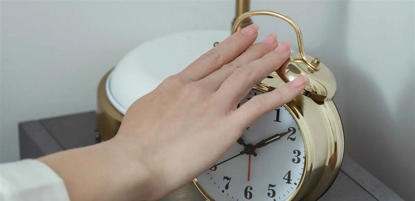 تأثيرات خطيرة.. لماذا يجب عليك التوقف عن استخدام المنبه؟