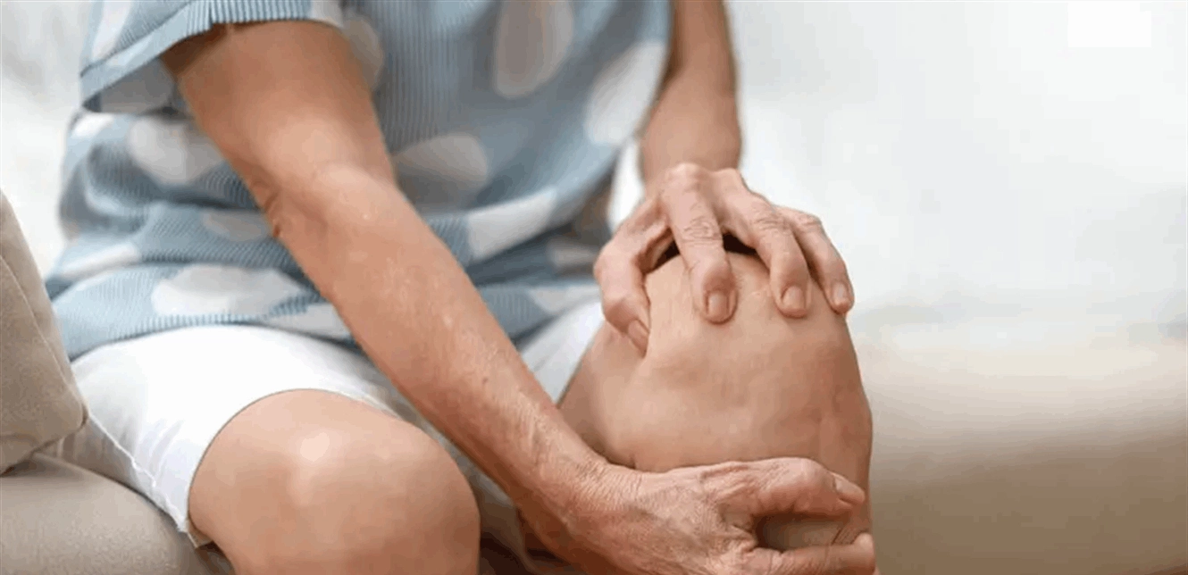 كيف تحول عدوى فيروسية المفاصل إلى مصدر للألم المزمن؟