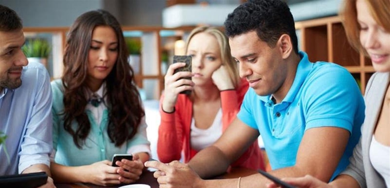 7 عادات استخدام للهواتف الذكية.. تعزز قوة الدماغ